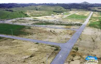 Imagem: O terreno possui 315m² de Área e está localizado em Fazendinha