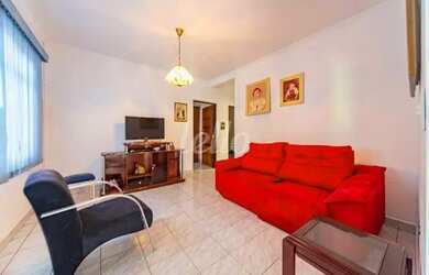 Imagem: A casa possui 3 Dormitórios, 2 Banheiros, 5 Vagas na garagem