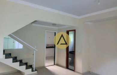 Imagem: A casa possui 3 Dormitórios, 2 Banheiros, 2 Vagas na garagem