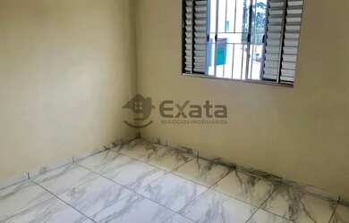 Imagem: A casa possui 2 Dormitórios, 1 Banheiro, 2 Vagas na garagem