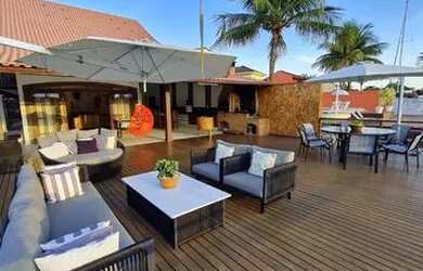 Imagem: A casa em condomínio possui 5 Dormitórios, 5 Banheiros, 5