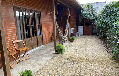 Imagem: A casa possui 2 Dormitórios, 1 Vaga na garagem e está localizado