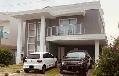 Imagem: A casa em condomínio possui 4 Dormitórios, 5 Banheiros, 2