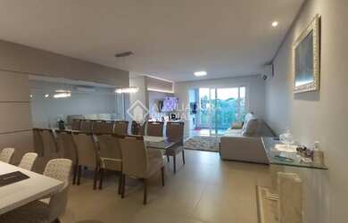 Imagem: O apartamento possui 3 Dormitórios, 1 Banheiro, 2 Vagas na