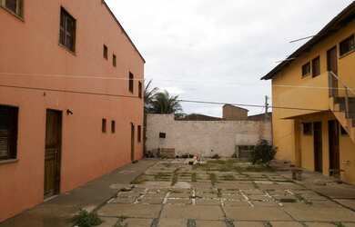 Imagem: A kitnet possui 1 Dormitório, 1 Banheiro, 2 Vagas na garagem