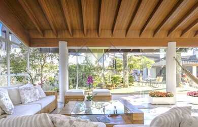 Imagem: A casa em condomínio possui 5 Dormitórios, 1 Banheiro, 5 Vagas