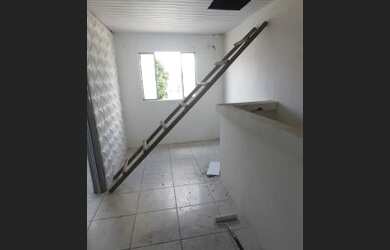 Imagem: A casa possui 2 Dormitórios, 1 Banheiro, 1 Vaga na garagem