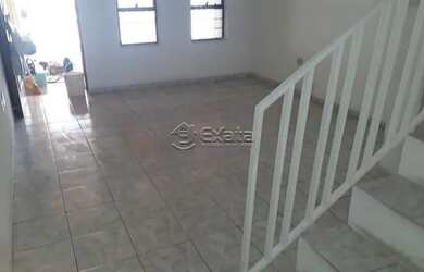 Imagem: A casa possui 3 Dormitórios, 4 Banheiros, 2 Vagas na garagem