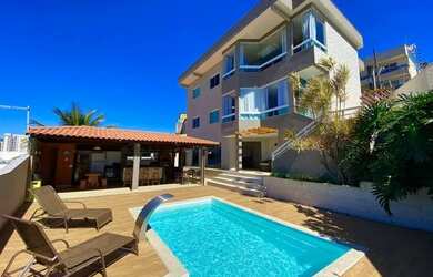 Imagem: A casa possui 5 Dormitórios, 5 Banheiros, 5 Vagas na garagem