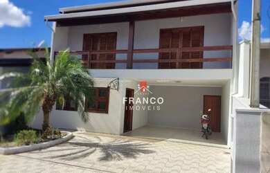 Imagem: A casa em condomínio possui 3 Dormitórios, 4 Banheiros, 2