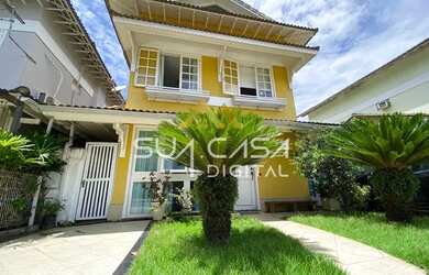 Imagem: A casa em condomínio possui 4 Dormitórios, 5 Banheiros, 2