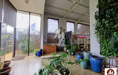 Imagem: O depósito possui 4 Vagas na garagem, 205m² de Área e está