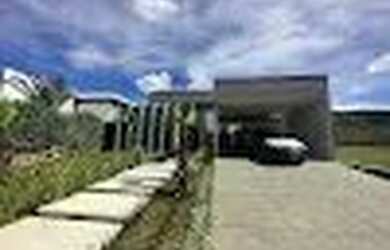 Imagem: A casa em condomínio possui 4 Dormitórios, 5 Banheiros, 316m²