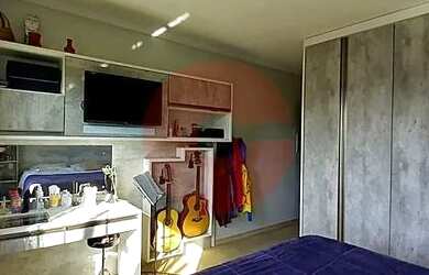 Imagem: A casa possui 3 Dormitórios, 3 Banheiros, 3 Vagas na garagem