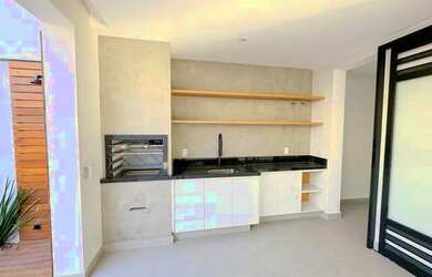 Imagem 6: Casa de condomínio para venda possui 400 metros quadrados com 5 quartos