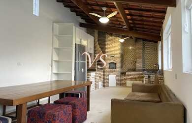 Imagem: A casa possui 3 Dormitórios, 5 Banheiros, 4 Vagas na garagem