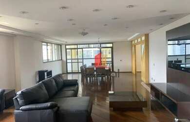 Imagem: O apartamento possui 4 Dormitórios, 2 Banheiros, 4 Vagas na