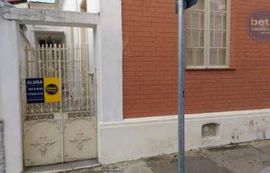 Imagem: A casa possui 2 Dormitórios, 2 Banheiros, 112m² de Área e