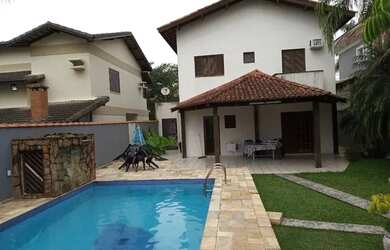 Imagem: A casa em condomínio possui 3 Dormitórios, 5 Banheiros, 5