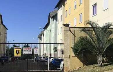 Imagem: O apartamento possui 2 Dormitórios, 1 Banheiro, 1 Vaga na garagem