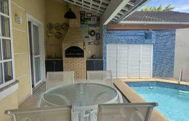 Imagem: A casa em condomínio para alugar possui 4 Dormitórios, 5 Banheiros