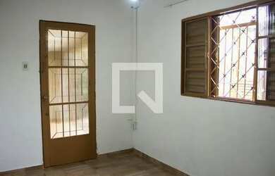 Imagem: A casa possui 4 Dormitórios, 4 Banheiros, 3 Vagas na garagem