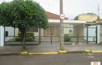 Imagem: O depósito possui 3 Vagas na garagem, 175m² de Área e está