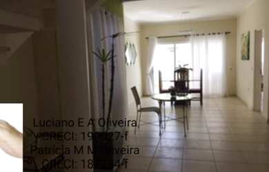 Imagem: A casa possui 3 Dormitórios, 3 Banheiros, 2 Vagas na garagem