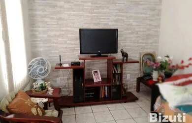 Imagem: A casa possui 2 Dormitórios, 2 Banheiros, 1 Vaga na garagem