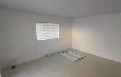 Imagem: A casa possui 4 Dormitórios, 1 Banheiro, 3 Vagas na garagem