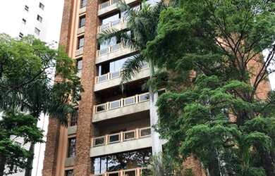 Imagem: O apartamento à venda possui 4 Dormitórios, 5 Banheiros, 4