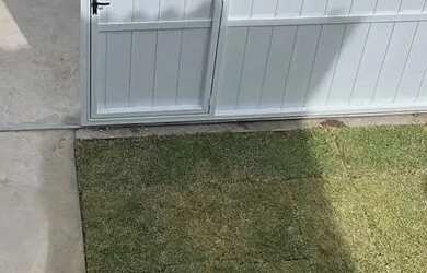 Imagem: A casa possui 3 Dormitórios, 3 Banheiros, 1 Vaga na garagem