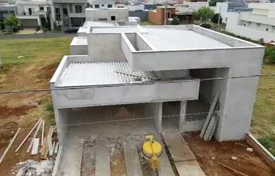 Imagem: A casa em condomínio possui 3 Dormitórios, 4 Banheiros, 4