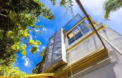 Imagem: O depósito possui 3 Vagas na garagem, 582m² de Área e está