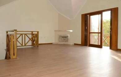 Imagem: A casa possui 4 Dormitórios, 4 Banheiros, 3 Vagas na garagem