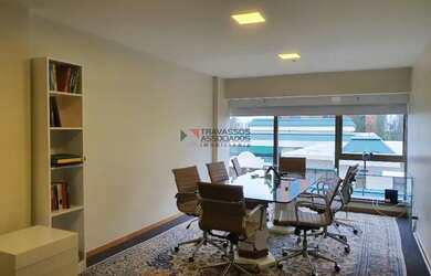 Imagem: O depósito possui 1 Vaga na garagem, 32m² de Área e está