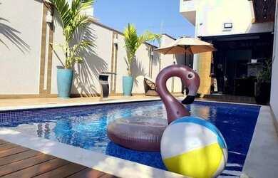 Imagem: A casa em condomínio possui 3 Dormitórios, 3 Banheiros, 4