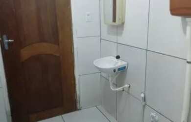 Imagem: O apartamento possui 2 Dormitórios, 1 Banheiro, 30m² de Área