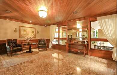 Imagem 4: Apartamento com 4 Dormitorio s localizado a no bairro Mont Serrat em Porto...