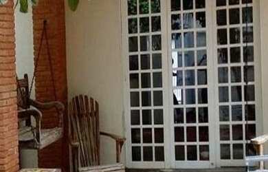 Imagem: A casa possui 2 Dormitórios, 1 Banheiro e está localizado