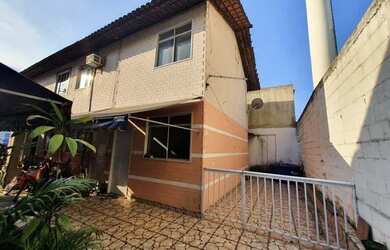 Imagem: A casa possui 2 Dormitórios, 1 Banheiro, 1 Vaga na garagem