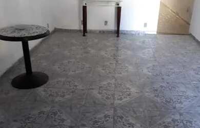 Imagem: A casa possui 1 Dormitório, 1 Banheiro e está localizado