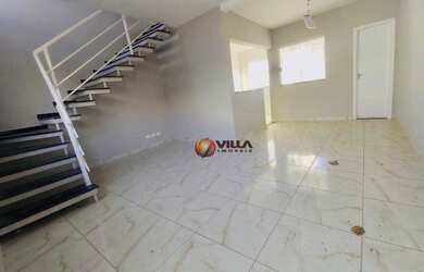 Imagem: A casa possui 3 Dormitórios, 2 Banheiros, 2 Vagas na garagem