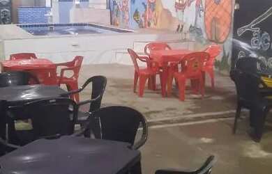 Imagem: A casa possui 1 Dormitório, 2 Banheiros e está localizado