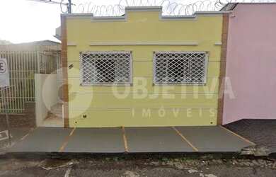 Imagem: A casa possui 3 Dormitórios, 2 Banheiros, 70m² de Área e