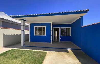 Imagem: A casa possui 2 Dormitórios, 2 Banheiros, 1 Vaga na garagem