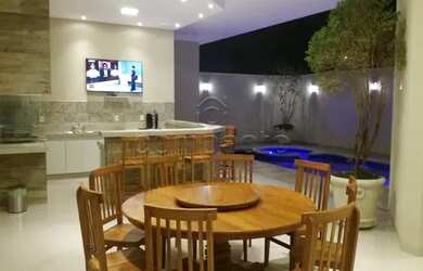 Imagem: A casa em condomínio possui 5 Dormitórios, 5 Banheiros, 4