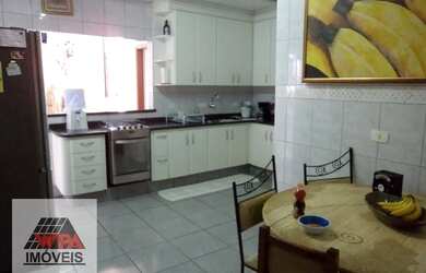 Imagem: O apartamento possui 3 Dormitórios, 1 Banheiro, 2 Vagas na