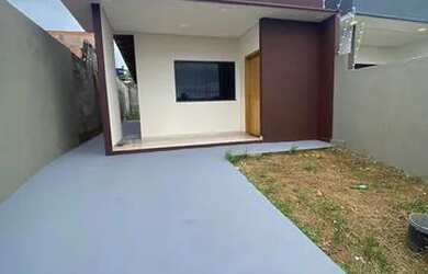 Imagem: A casa possui 3 Dormitórios, 2 Banheiros, 177m² de Área e