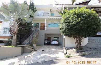 Imagem: A casa em condomínio possui 4 Dormitórios, 5 Banheiros, 4